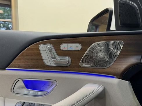 Certified 2025 Mercedes-Benz GLS 450 4MATIC image 8