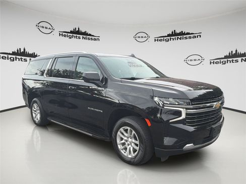Used 2024 Chevrolet Suburban LT AWD/4WD image 7