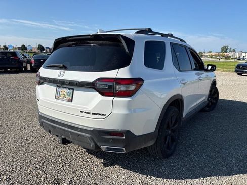 Used 2025 Honda Pilot Black Edition image 14