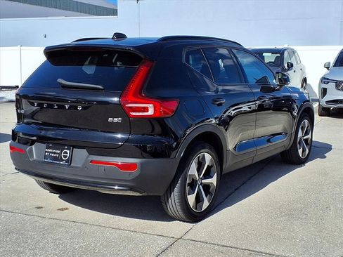 Certified 2024 Volvo XC40 B5 Plus image 7