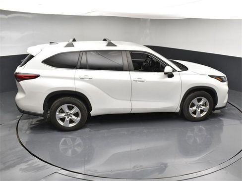 Used 2023 Toyota Highlander L image 46