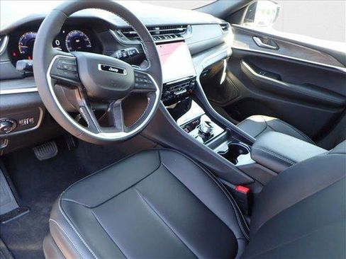 New 2025 Jeep Grand Cherokee L Limited image 12