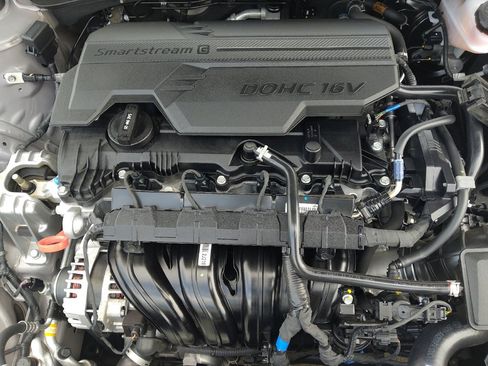 Used 2024 Hyundai Elantra SEL FWD image 30