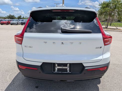 Used 2024 Volvo XC40 B5 Ultimate w/ Protection Package Premier AWD/4WD image 6