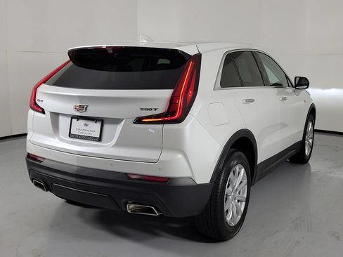 Used 2023 Cadillac XT4 Luxury FWD image 3