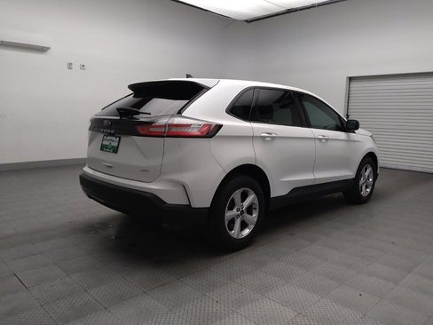 Used 2024 Ford Edge SE image 9