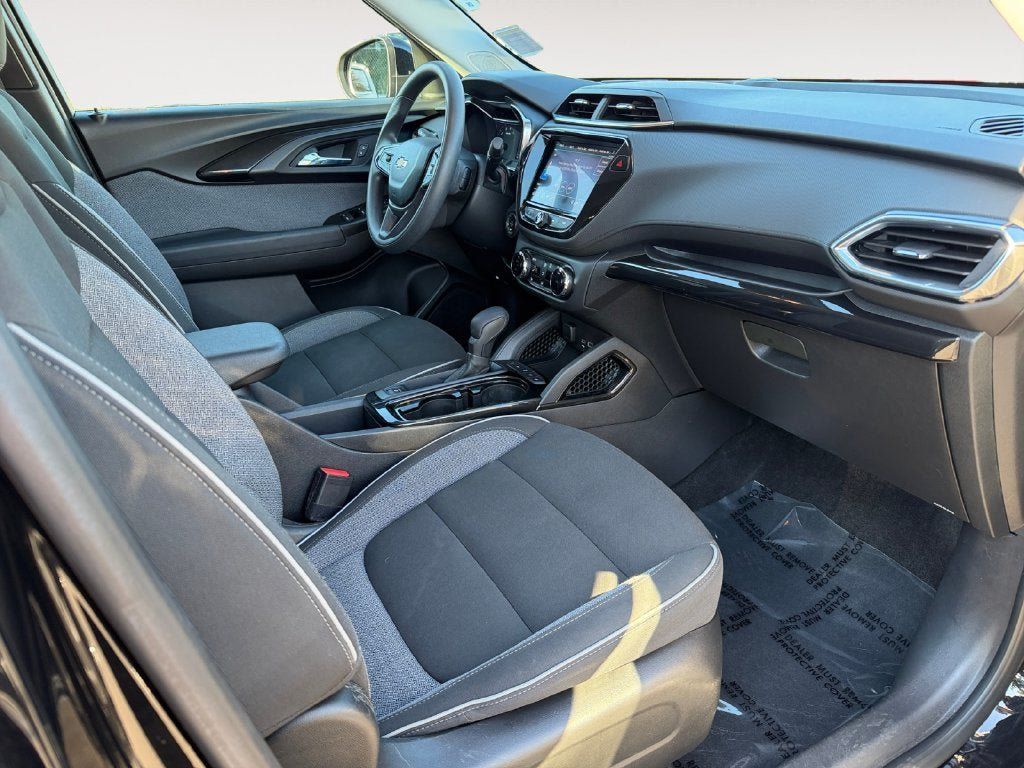 Used 2022 Chevrolet TrailBlazer LT w/ Convenience Package FWD image 27