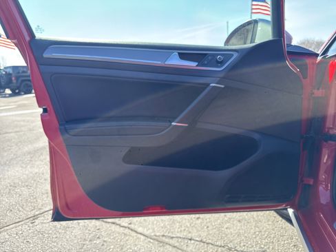 Used 2017 Volkswagen Golf Alltrack S image 17