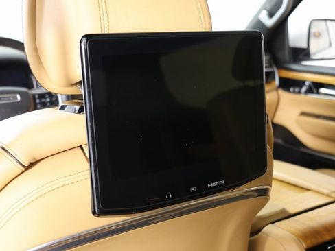 Used 2022 Jeep Grand Wagoneer Series III w/ Rear Seat Video Group 1 image 34