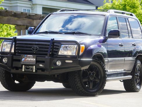 Used 2004 Toyota Land Cruiser image 3