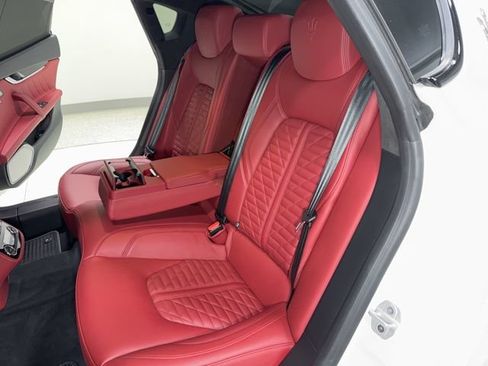 Used 2022 Maserati Quattroporte Trofeo RWD image 26