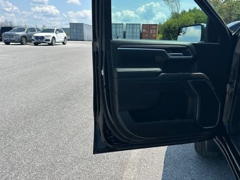 Used 2024 Chevrolet Silverado 1500 LT AWD/4WD image 9