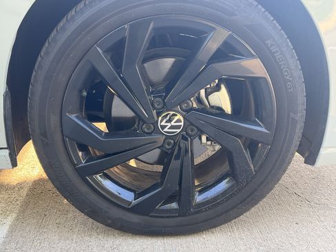 Certified 2026 Volkswagen Jetta SE w/ Black Wheel Package FWD image 11