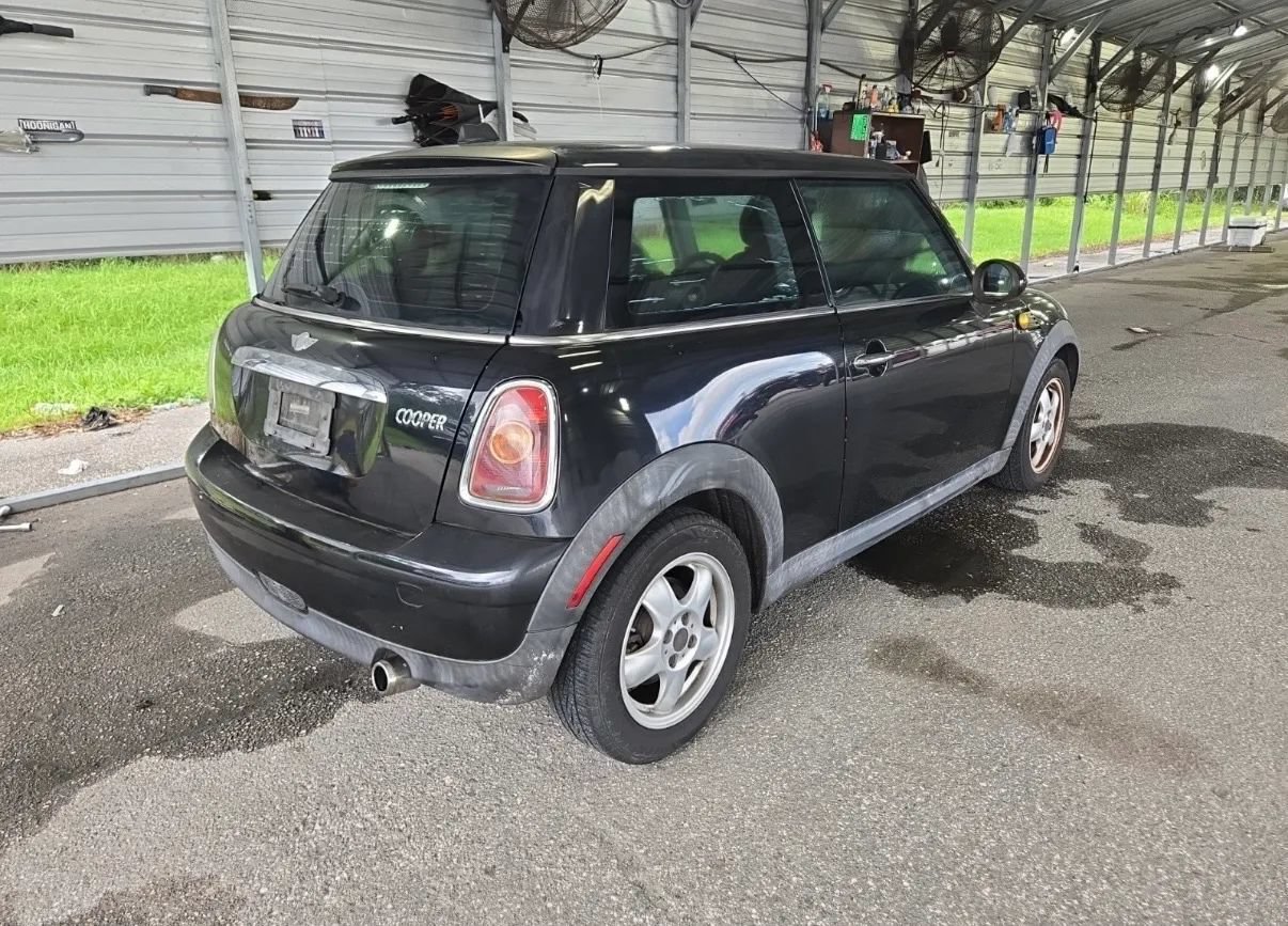 Used 2010 MINI Cooper Hardtop FWD image 6