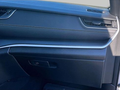 Certified 2025 Jeep Grand Cherokee Altitude image 21