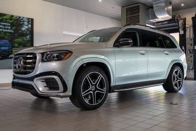 Certified 2026 Mercedes-Benz GLS 450 4MATIC image 3