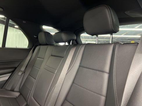 Used 2025 Mercedes-Benz GLE 350 4MATIC image 11