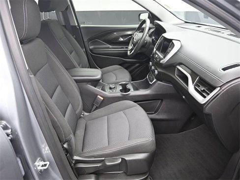 Used 2024 GMC Terrain SLE w/ Driver Convenience Package image 10