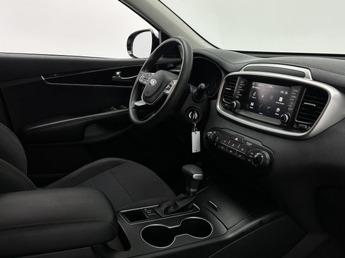 Used 2020 Kia Sorento AWD V6 image 34