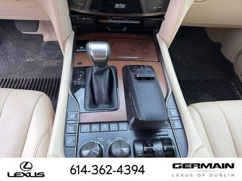 Used 2021 Lexus LX 570 4WD w/ Luxury Package image 14