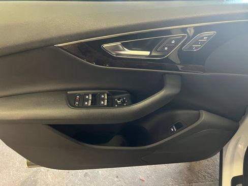 Used 2017 Audi Q7 3.0T Premium AWD/4WD image 9