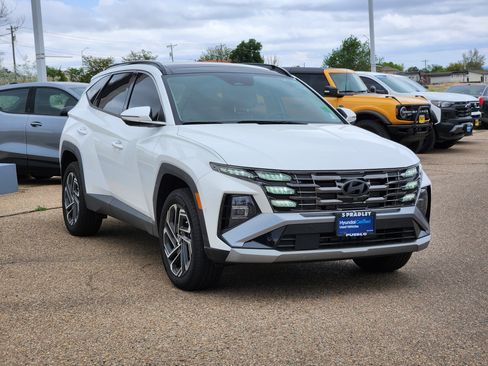 Used 2025 Hyundai Tucson Limited AWD/4WD image 4