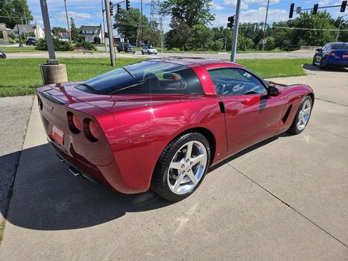 Used 2006 Chevrolet Corvette Coupe w/ Preferred Equipment Group RWD image 6