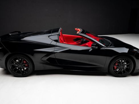 Used 2024 Chevrolet Corvette Stingray Premium Cpe w/ Z51 Performance Package RWD image 36