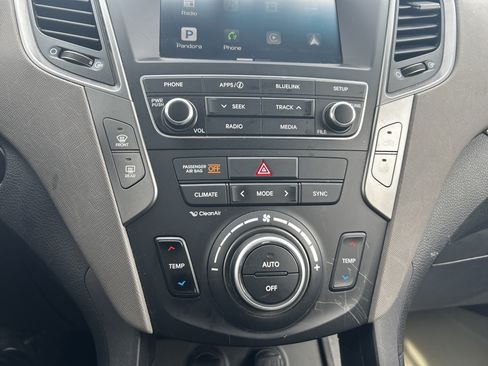 Used 2018 Hyundai Santa Fe Sport w/ 2.4L Value Package 02 AWD/4WD image 17