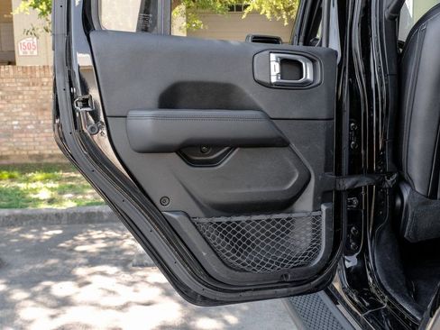 Used 2021 Jeep Wrangler Unlimited Sahara image 57