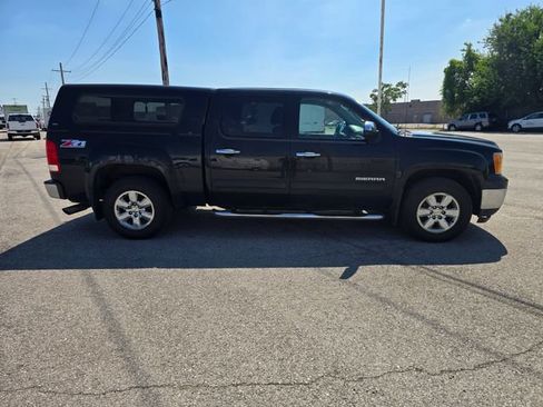 Used 2012 GMC Sierra 1500 SLT w/ LPO, Deluxe Chrome Package AWD/4WD image 2