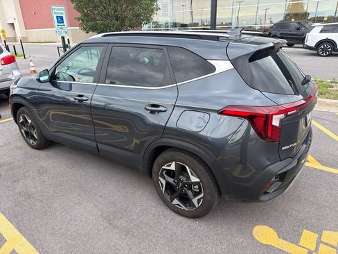 Used 2024 Kia Seltos EX AWD/4WD image 6