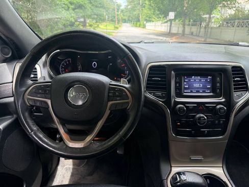 Used 2014 Jeep Grand Cherokee Laredo w/ All Weather Capability Group AWD/4WD image 10
