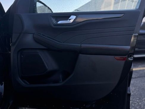 Used 2025 Ford Escape ST-Line image 14