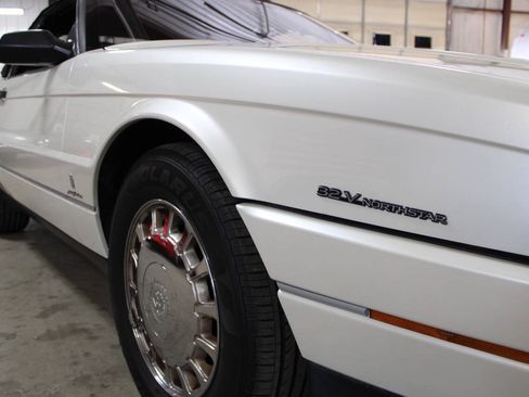 Used 1993 Cadillac Allante FWD image 17