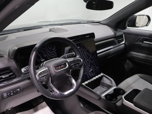 Used 2025 GMC Terrain Elevation AWD/4WD image 17