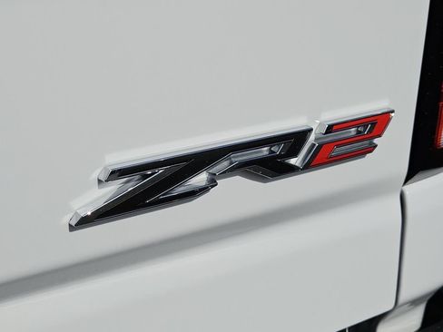 New 2026 Chevrolet Silverado 2500 ZR2 image 6