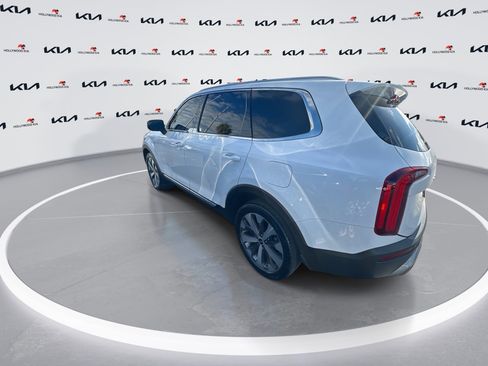 Certified 2022 Kia Telluride EX w/ EX Premium Package image 6