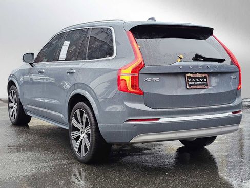 Certified 2022 Volvo XC90 T6 Inscription w/ Climate Package image 5