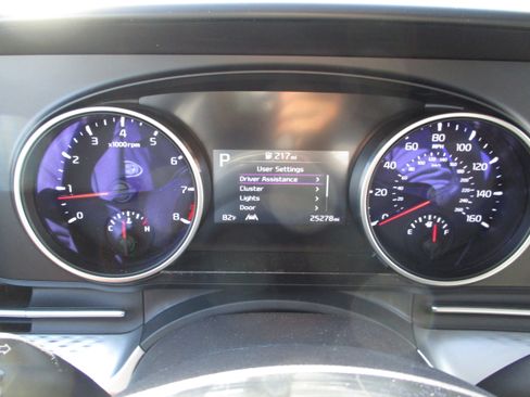 Used 2024 Kia Carnival LX image 19