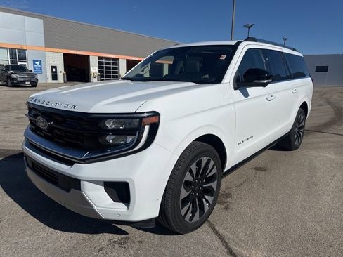 Used 2025 Ford Expedition Max Platinum w/ Driver's Package image 2