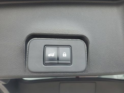 Used 2023 Nissan Rogue SV w/ SV Premium B Package AWD/4WD image 18