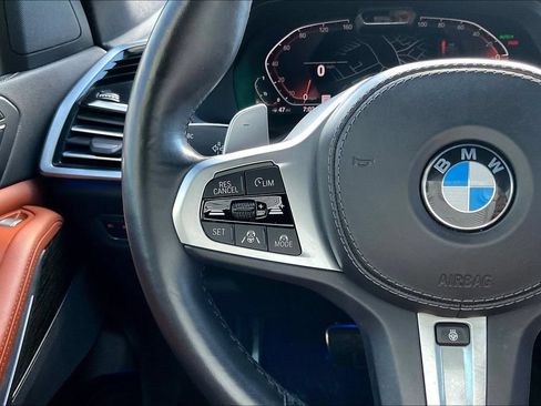 Used 2022 BMW X7 xDrive40i w/ M Sport Package AWD/4WD image 11