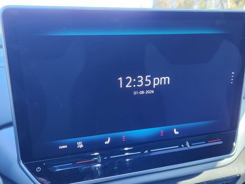 Used 2024 Volkswagen ID.4 Pro image 13