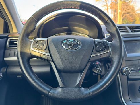 Used 2015 Toyota Camry SE FWD image 15