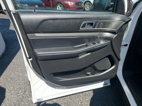 Used 2018 Ford Explorer XLT w/ Equipment Group 201A image 25