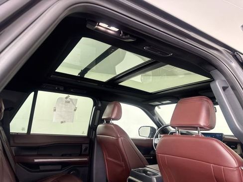Used 2024 Ford Expedition Limited image 21