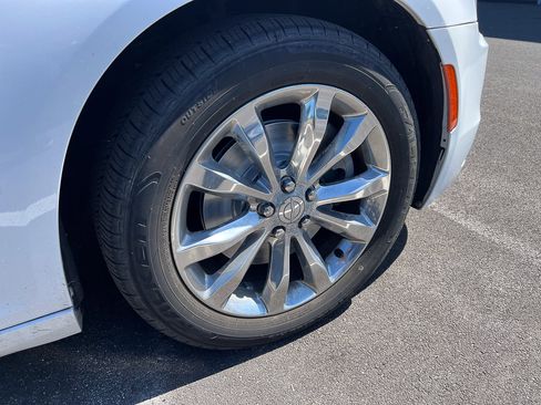Used 2015 Chrysler 300 C AWD/4WD image 7