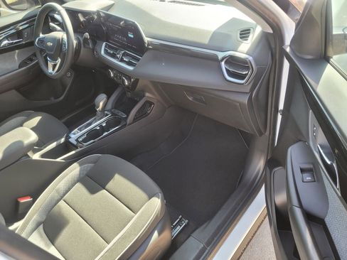 New 2026 Chevrolet TrailBlazer LT w/ Convenience Package FWD image 6