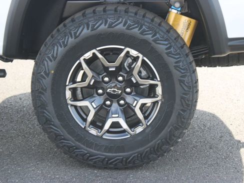 New 2026 Chevrolet Colorado ZR2 AWD/4WD image 19